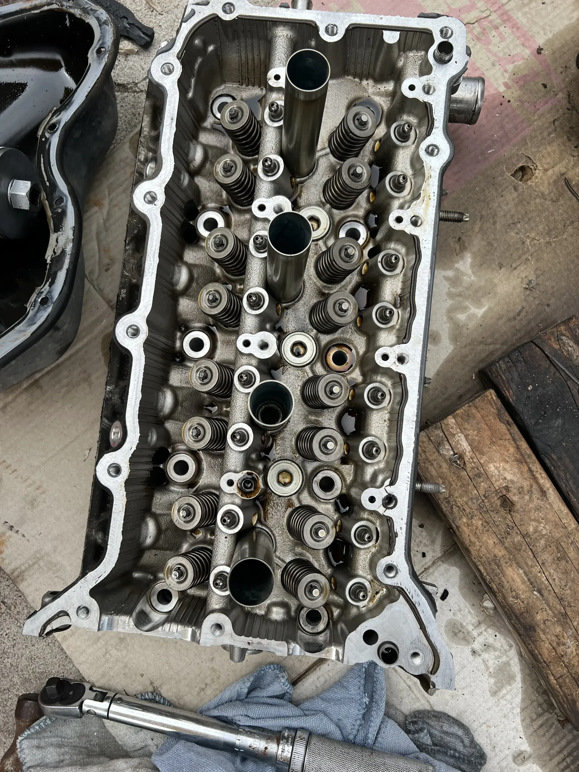 Picture of a car transmission dismantled