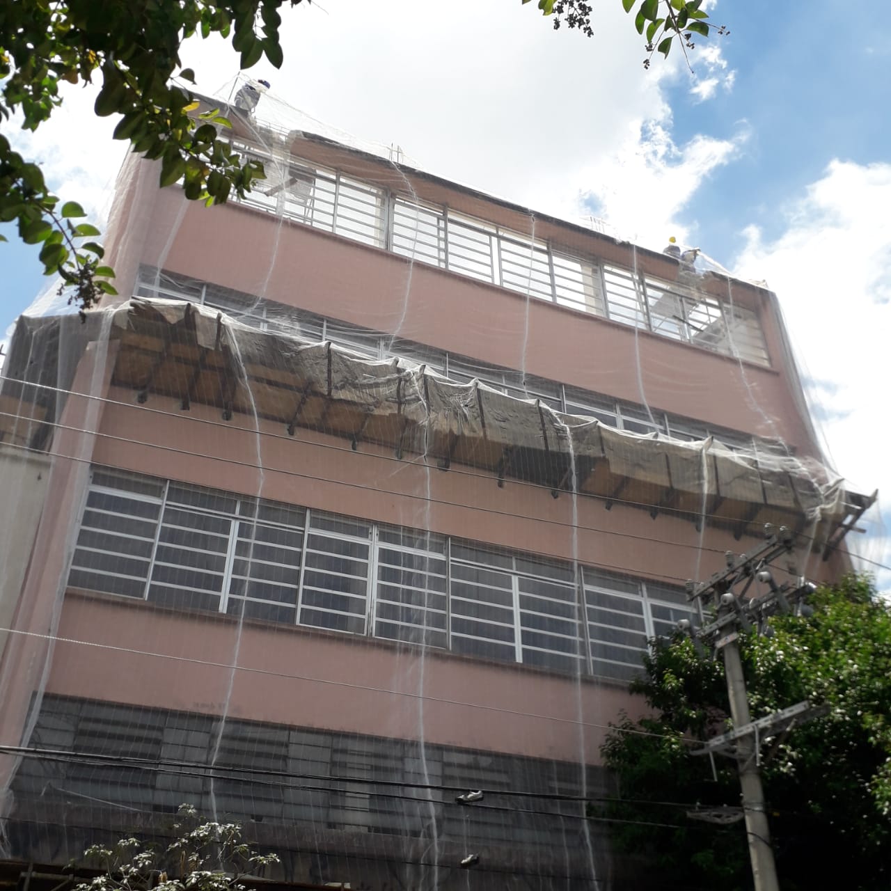 Serviço de demolição interna em residências e comércios (todos sem exceção)