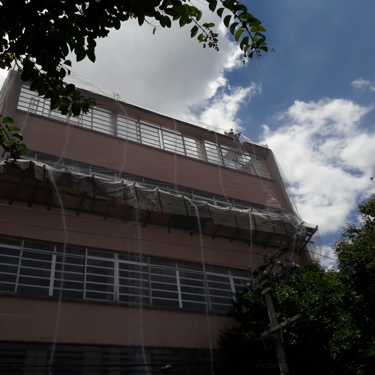 Serviço de demolição interna em residências e comércios (todos sem exceção)