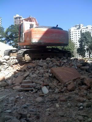 Serviço de demolição interna em residências e comércios (todos sem exceção)