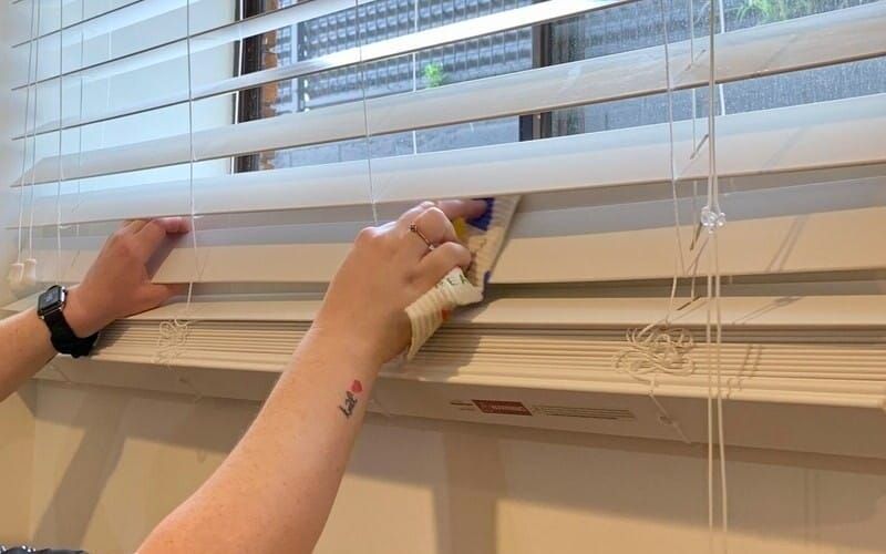 How to Keep Your Blinds Clean Year-Round
