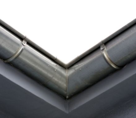 impermeabilización de juntas en el tejado para quitar goteras y filtraciones en vivienda de alcalá de henares, madrid