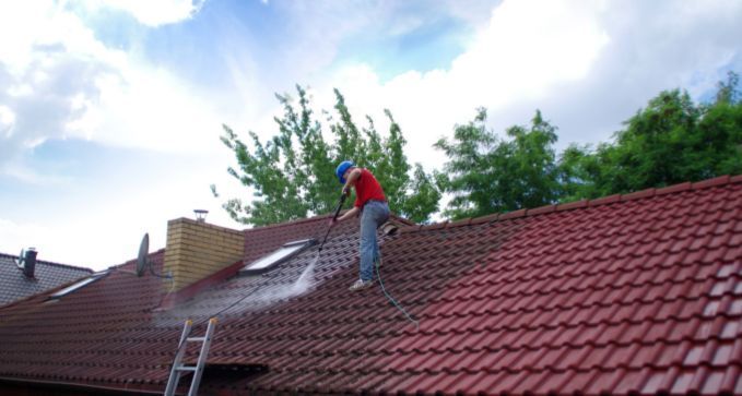 realizar limpieza anual de tejados a precio barato en Alcalá de Henares, Madrid