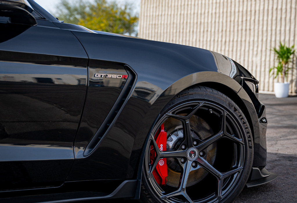 black gt350r