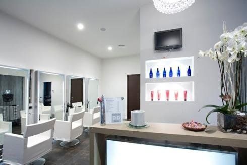 ingresso di un negozio di parrucchieri