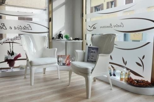 poltrone vintage bianche per centro estetico