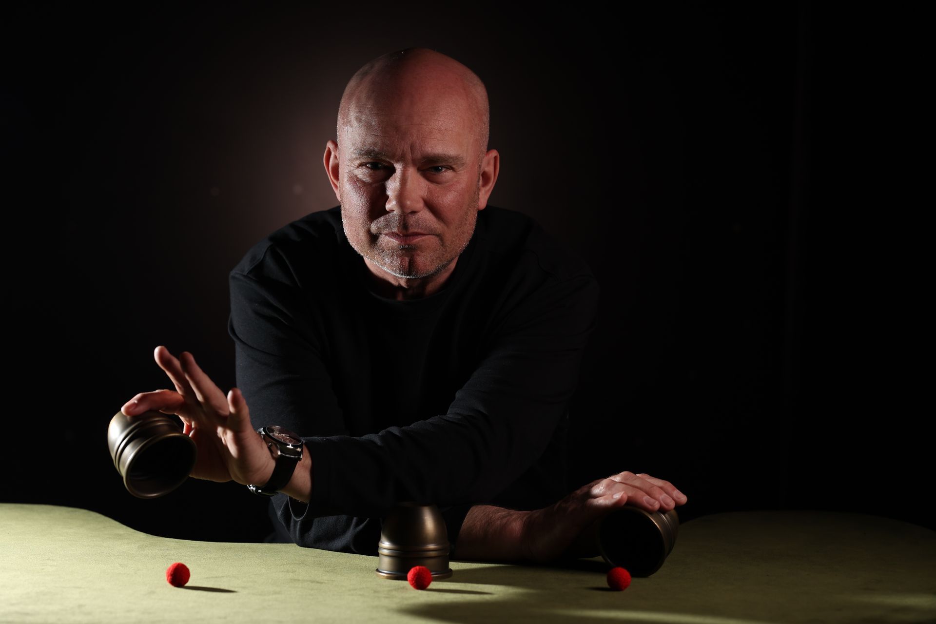 close up magician for hire in portsmouth