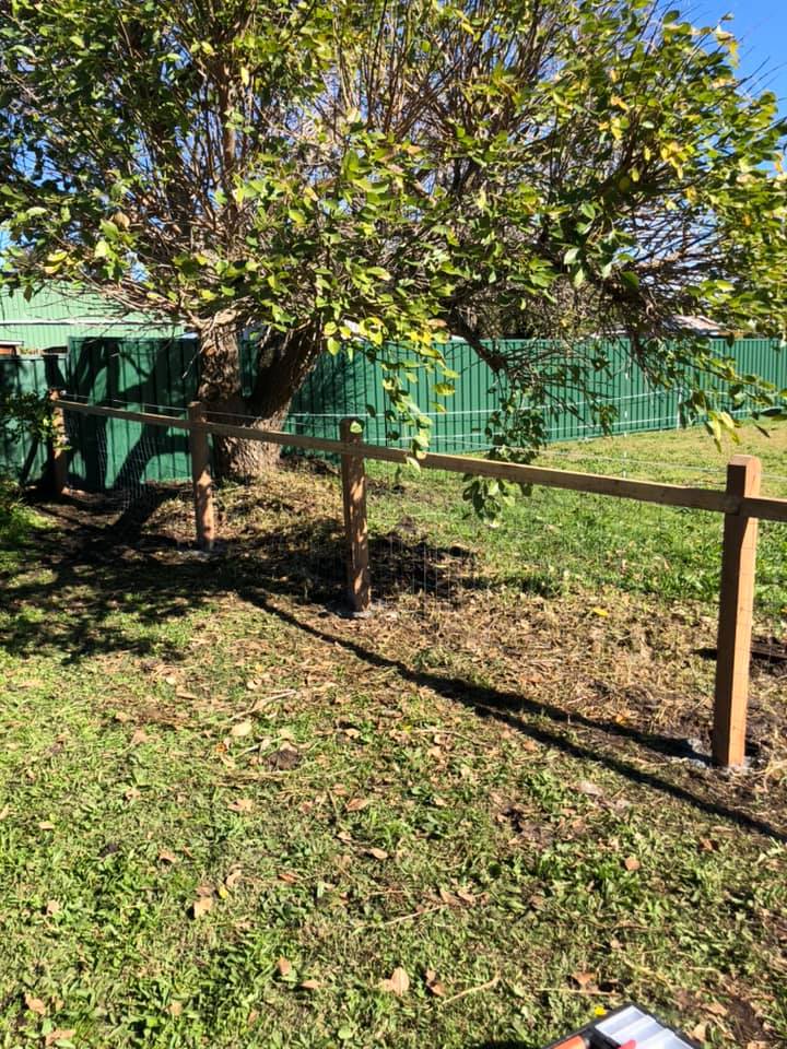 D & B Fencing Fencing Contractors in Taree