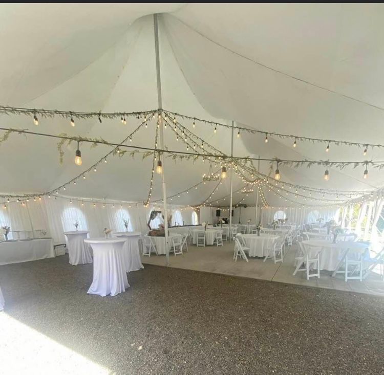 Cocktail table with wavy spandex