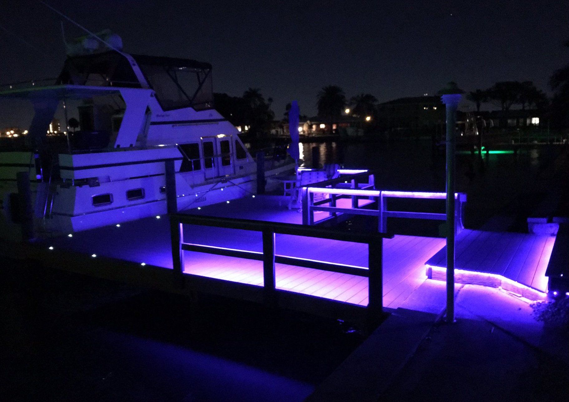 FISHING DOCK LIGHTS IN THE FLORIDA KEYS 