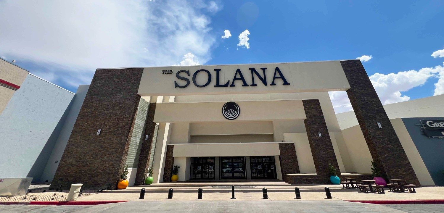 A large building with the word solana on it.