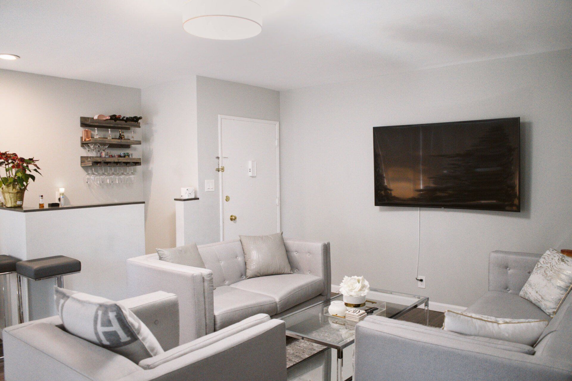 Premier Apartments Photo Gallery