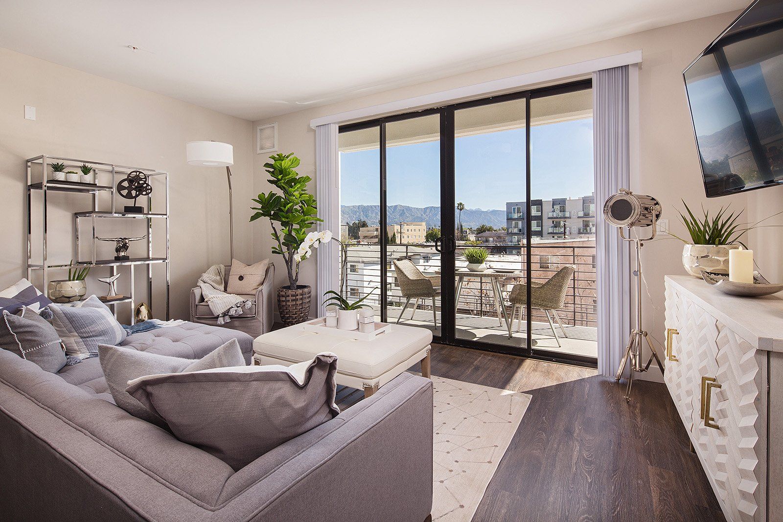 NoHo 5500 Photo Gallery