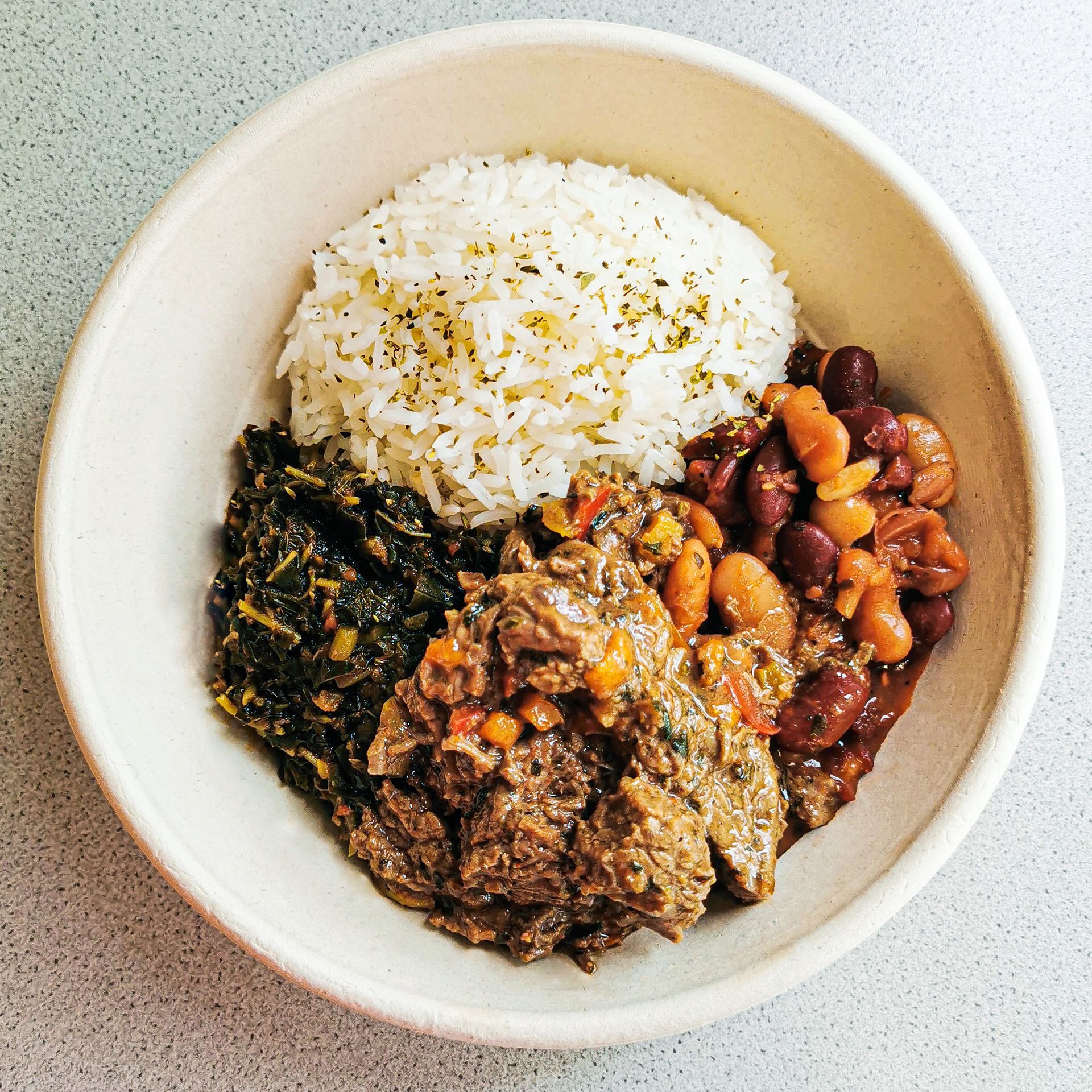 Rindfleischgericht, kongolesisch, Bomozika, Din Afroschmaus, Madesu, Bohnen, Ngombé, Bitéku-Téku, Amaranthblätter, Amaranth leaves , congolese food, african food, afrikanisch essen