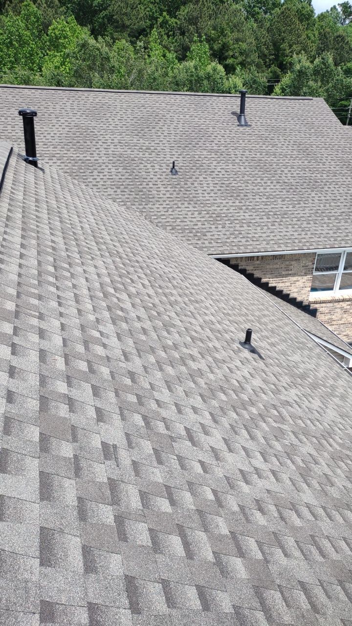 Clean Roof — Pelham, AL — Supreme Roofing & Renovations