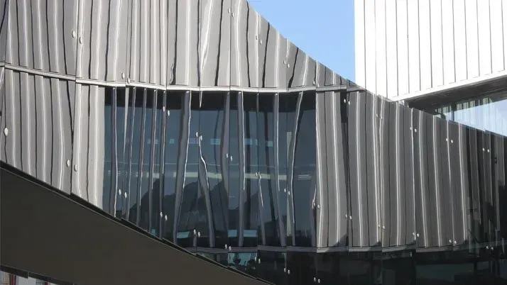 Montageprojekt: Campus Krems Glasbrücke