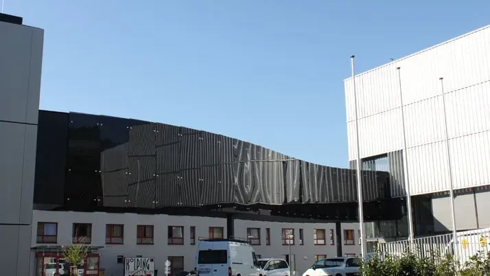 Montageprojekt: Campus Krems Glasbrücke