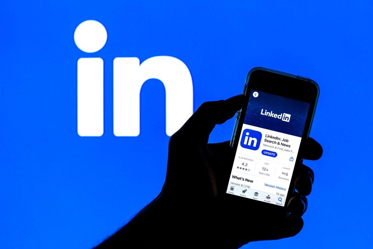 The Super Simple Guide To Maximizing LinkedIn For Your Career