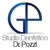 Il logo dello studio dentistico dr. pozzi è blu e nero.