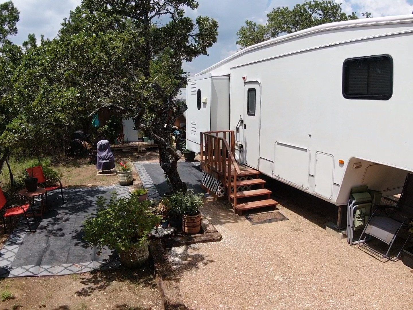 Full-time living in your motorhome, travel trailer, or your fifth-wheel camper near Austin, TX. at Oak Meadows RV Park in Canyon Lake, Texas!