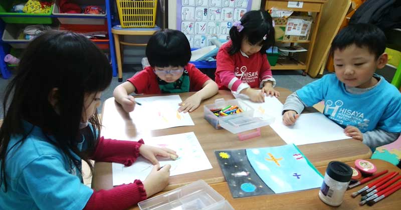 International Pre-school students enjoying art and science in Nagoya