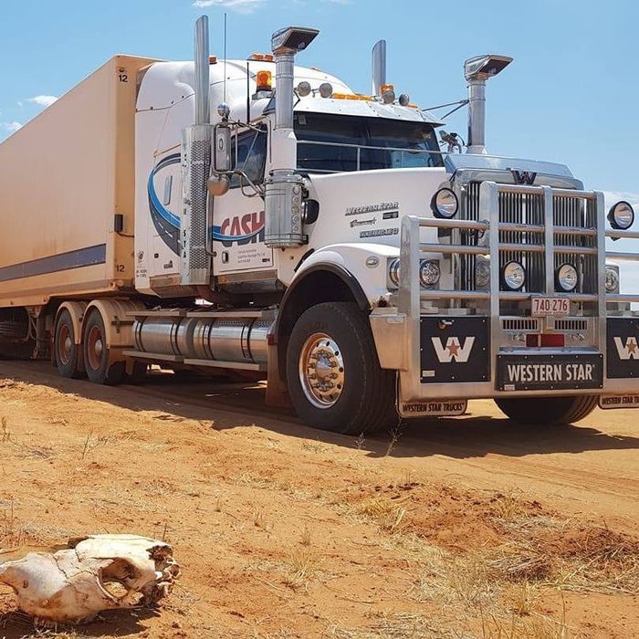 CASH Truck Western Star — Central Australian Sidelifter Haulage In Braitling NT