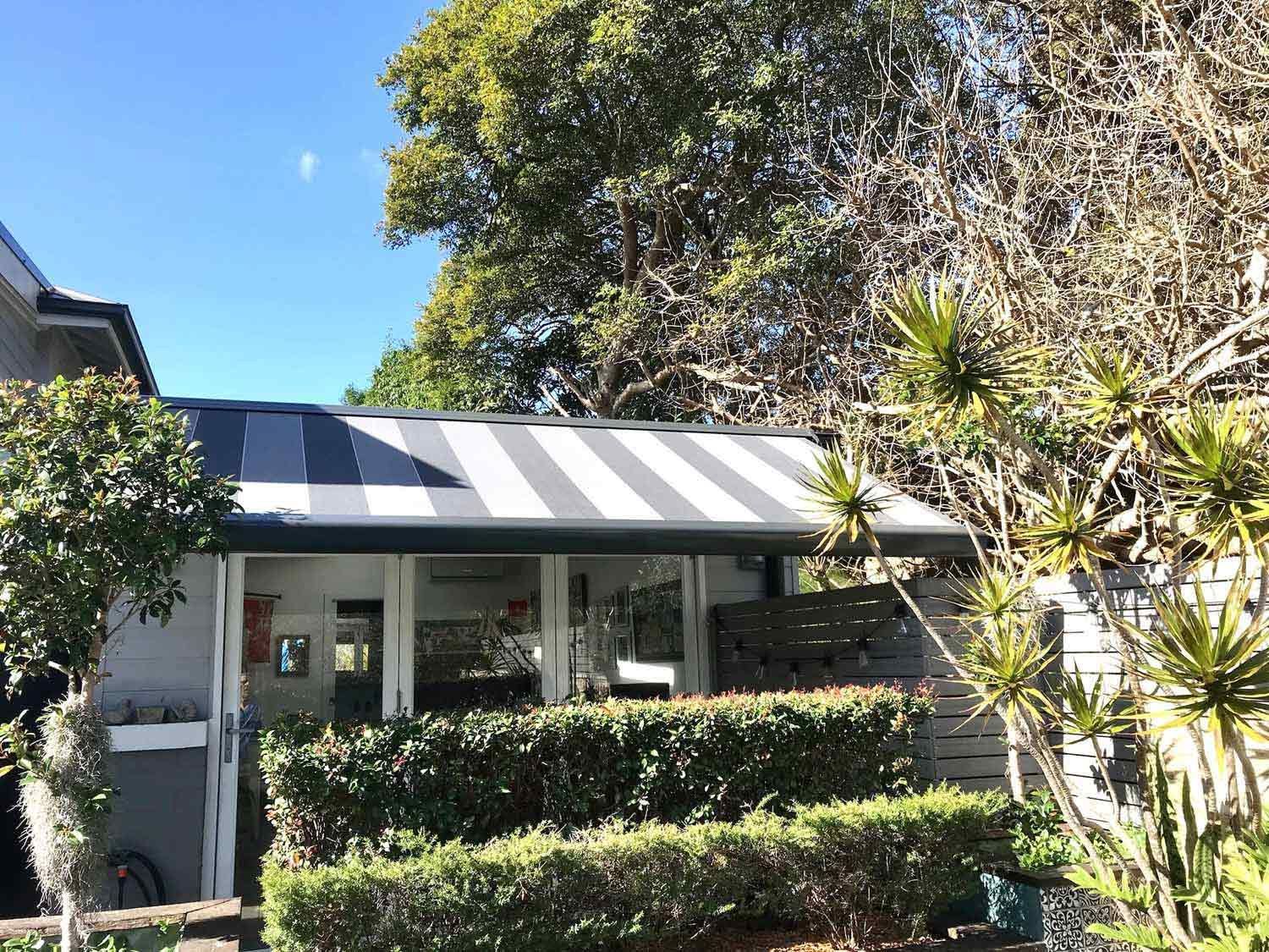 Black and white cassette awning | Sydney, NSW | Sunmaster Australia