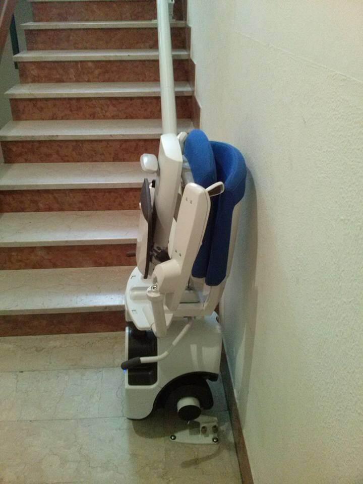 Poltroncina di un servoscale per disabili