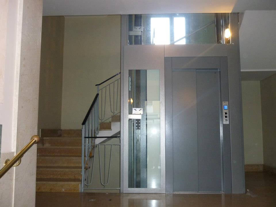 Condominio con ascensore interno