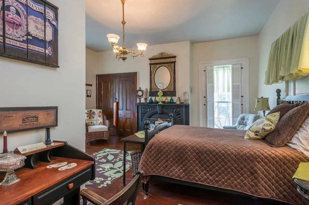 BnB Room-The Meeting House_Frankfort, KY