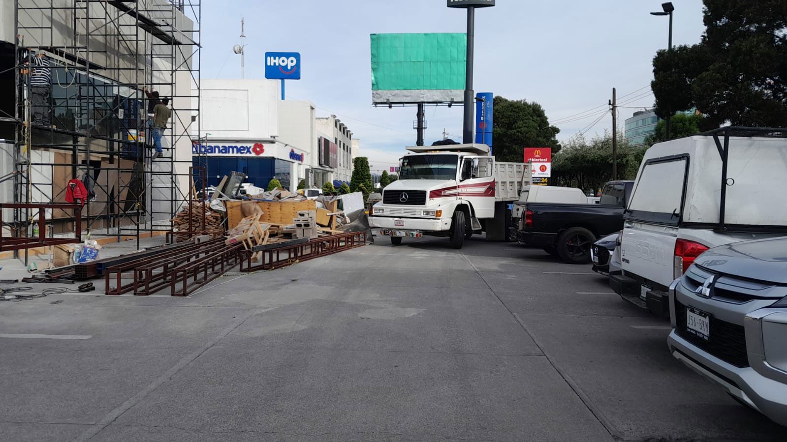 RST MAQUINARIA Y RETIRO DE ESCOMBROS 