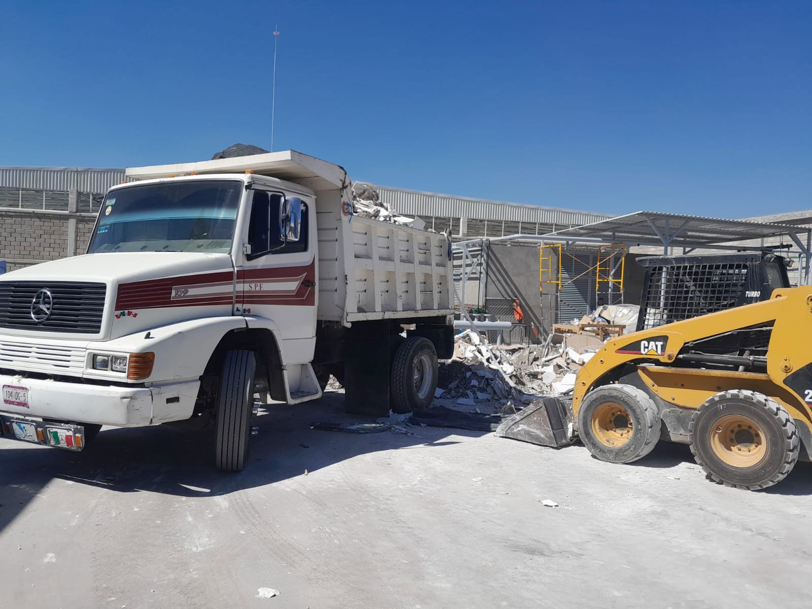 RST MAQUINARIA Y RETIRO DE ESCOMBROS 