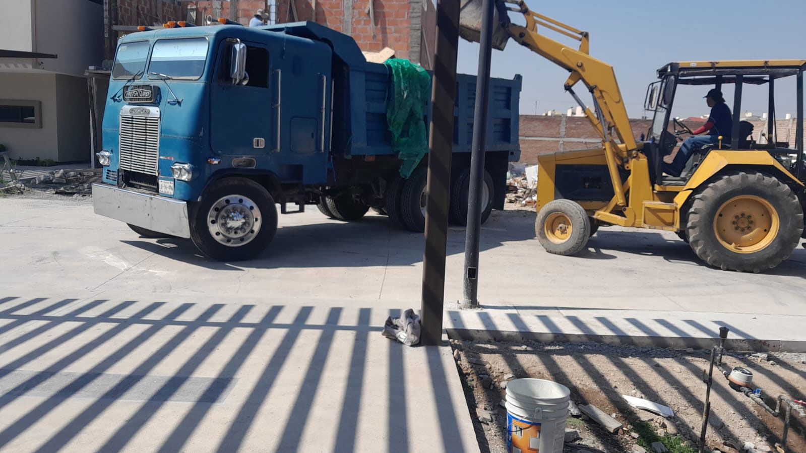 RST MAQUINARIA Y RETIRO DE ESCOMBROS 