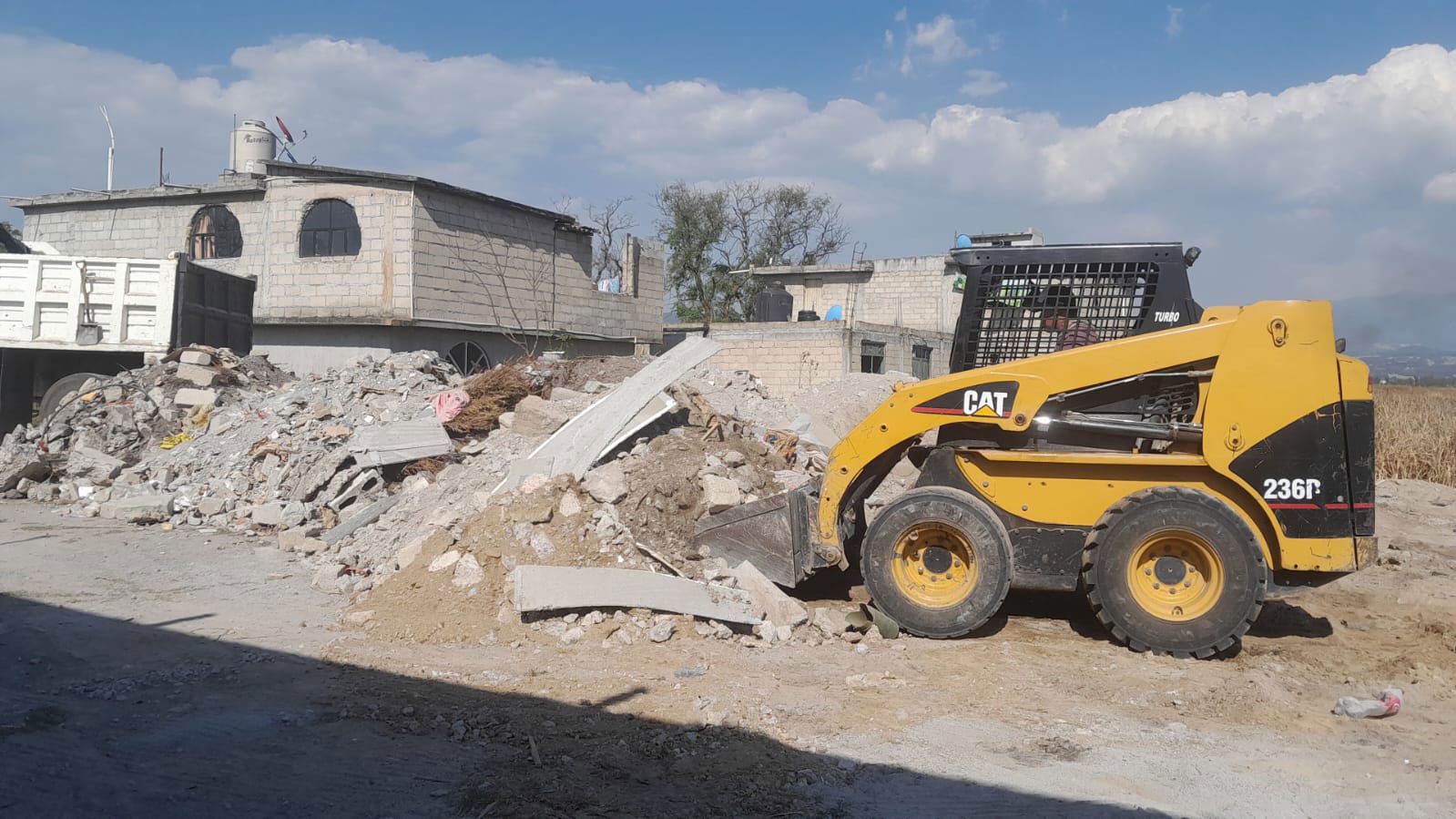 RST MAQUINARIA Y RETIRO DE ESCOMBROS 