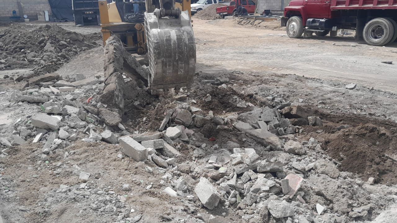 RST MAQUINARIA Y RETIRO DE ESCOMBROS 