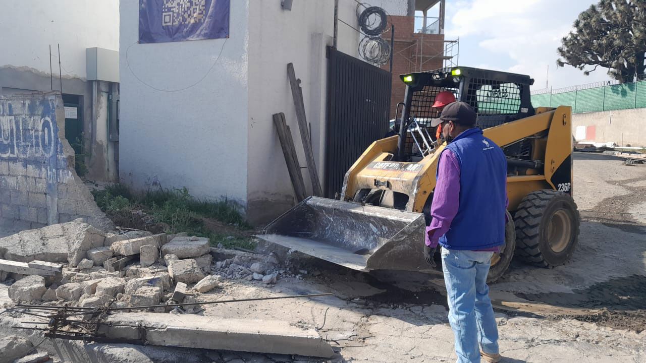 RST MAQUINARIA Y RETIRO DE ESCOMBROS 