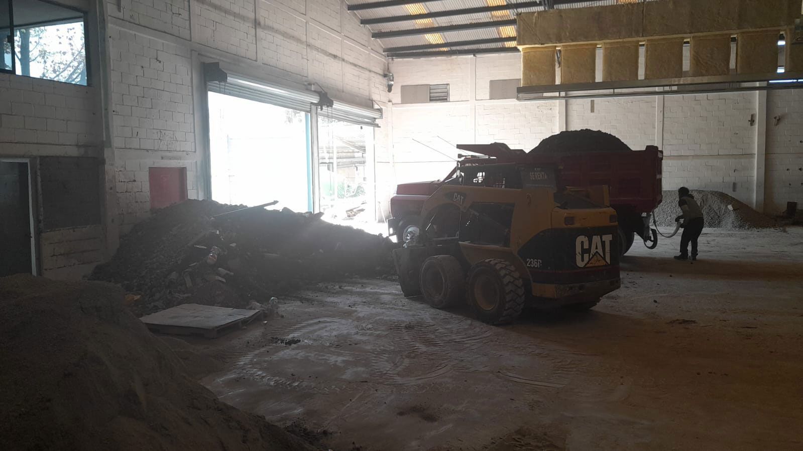 RST MAQUINARIA Y RETIRO DE ESCOMBROS 