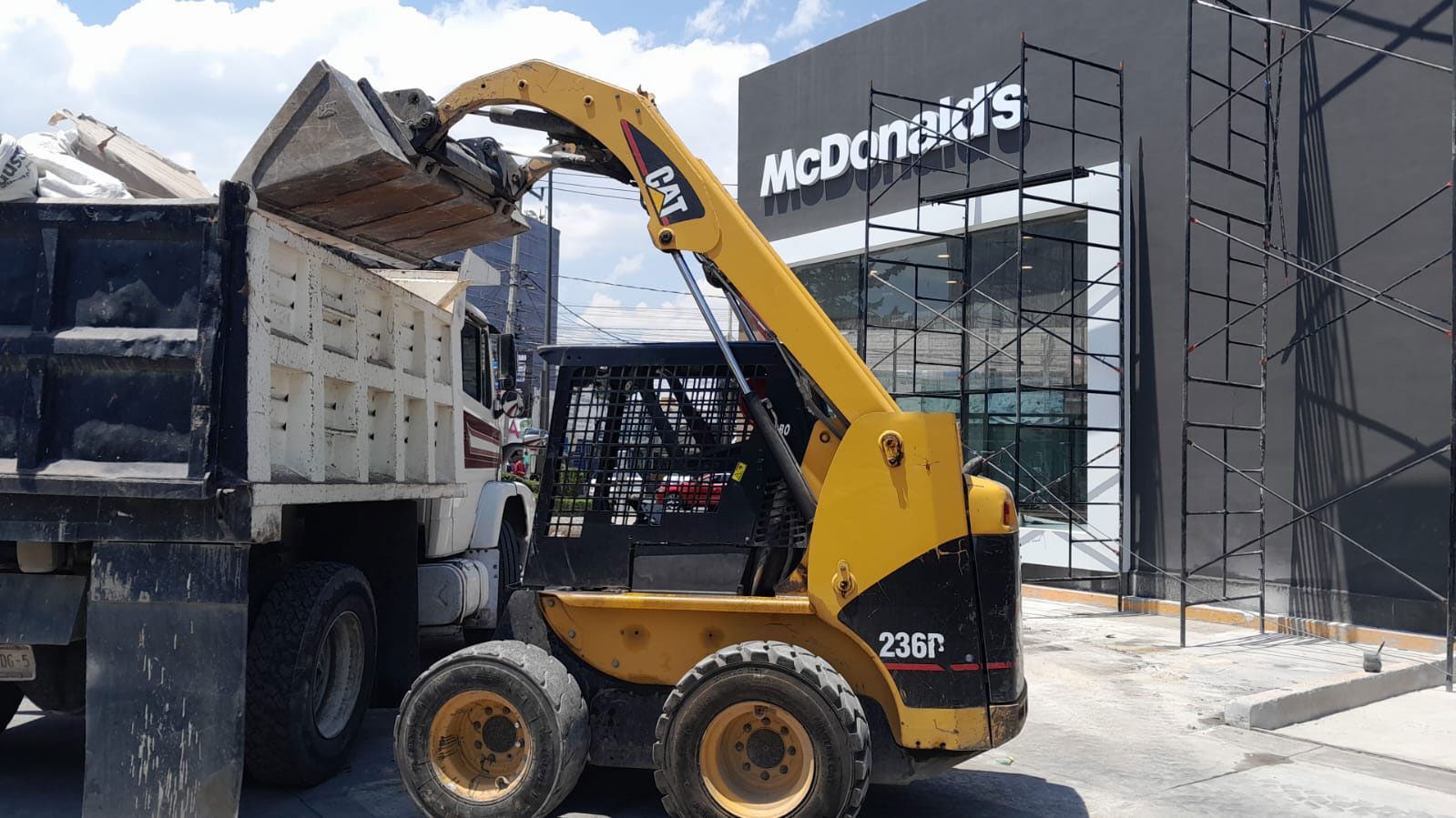 RST MAQUINARIA Y RETIRO DE ESCOMBROS 