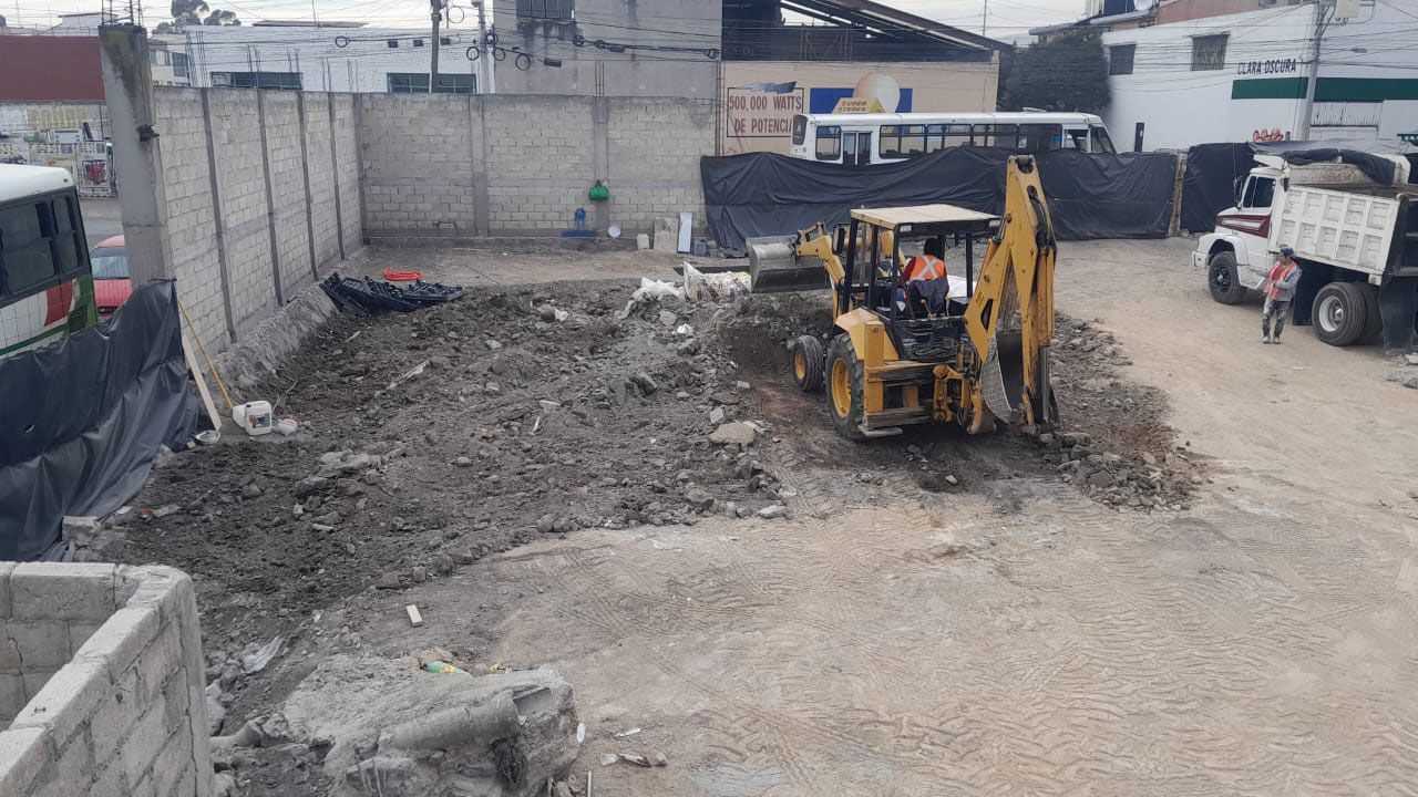 RST MAQUINARIA Y RETIRO DE ESCOMBROS 