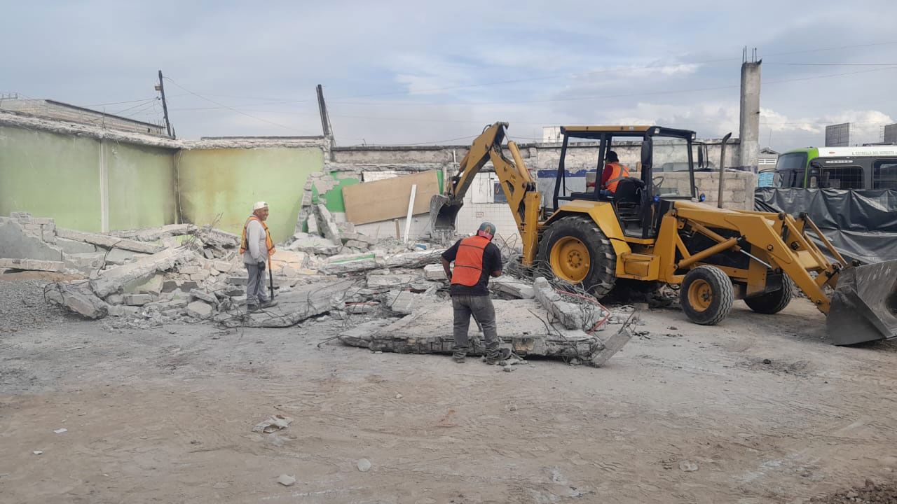 RST MAQUINARIA Y RETIRO DE ESCOMBROS 