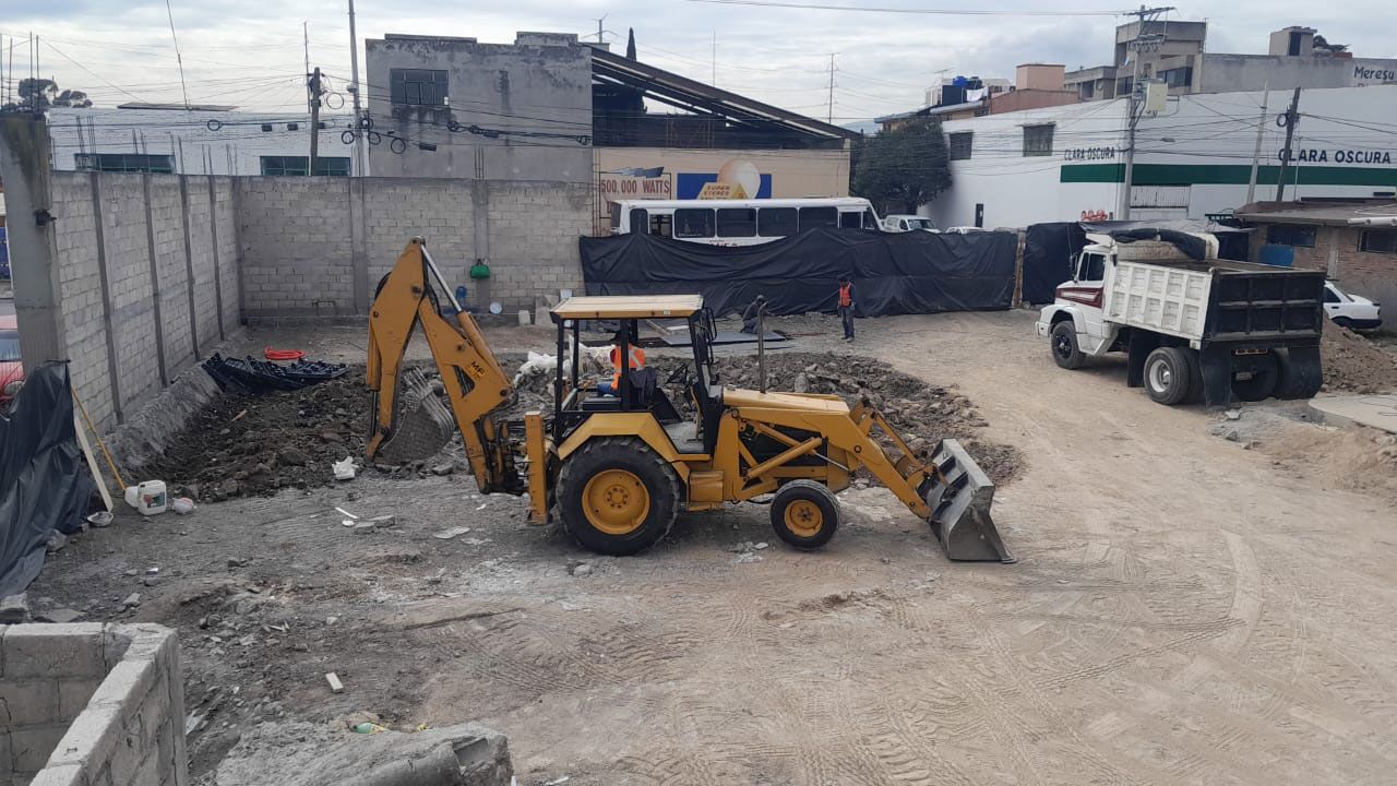 RST MAQUINARIA Y RETIRO DE ESCOMBROS 