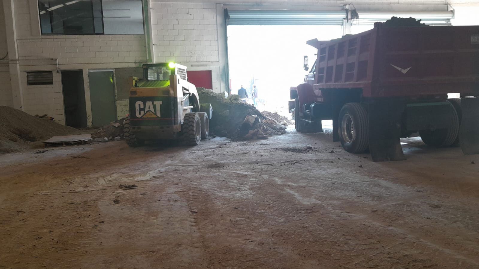 RST MAQUINARIA Y RETIRO DE ESCOMBROS 