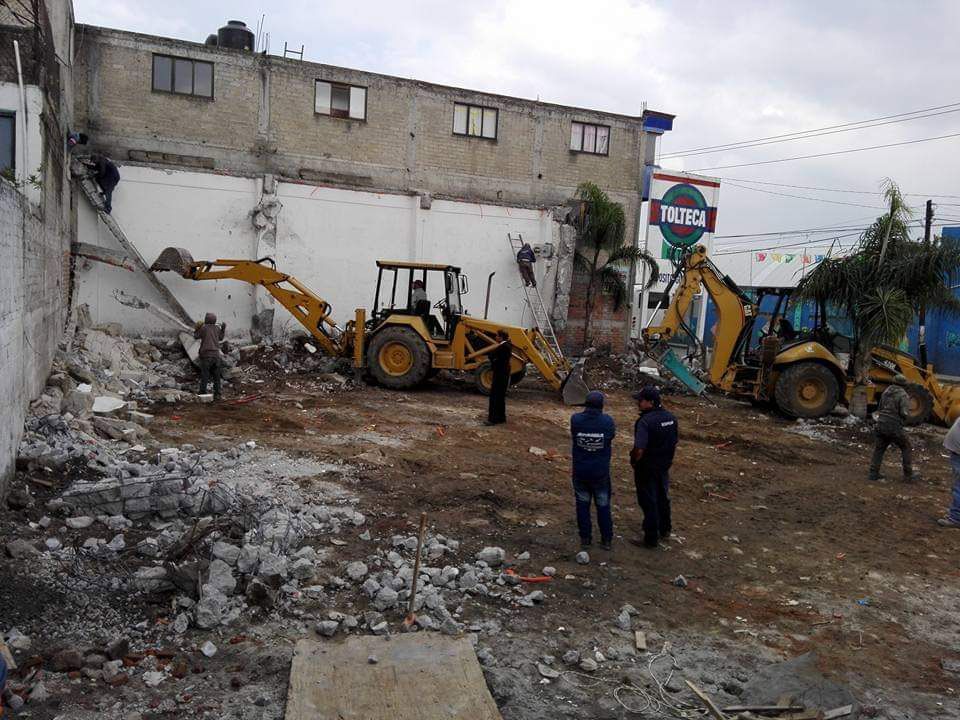 RST MAQUINARIA Y RETIRO DE ESCOMBROS 