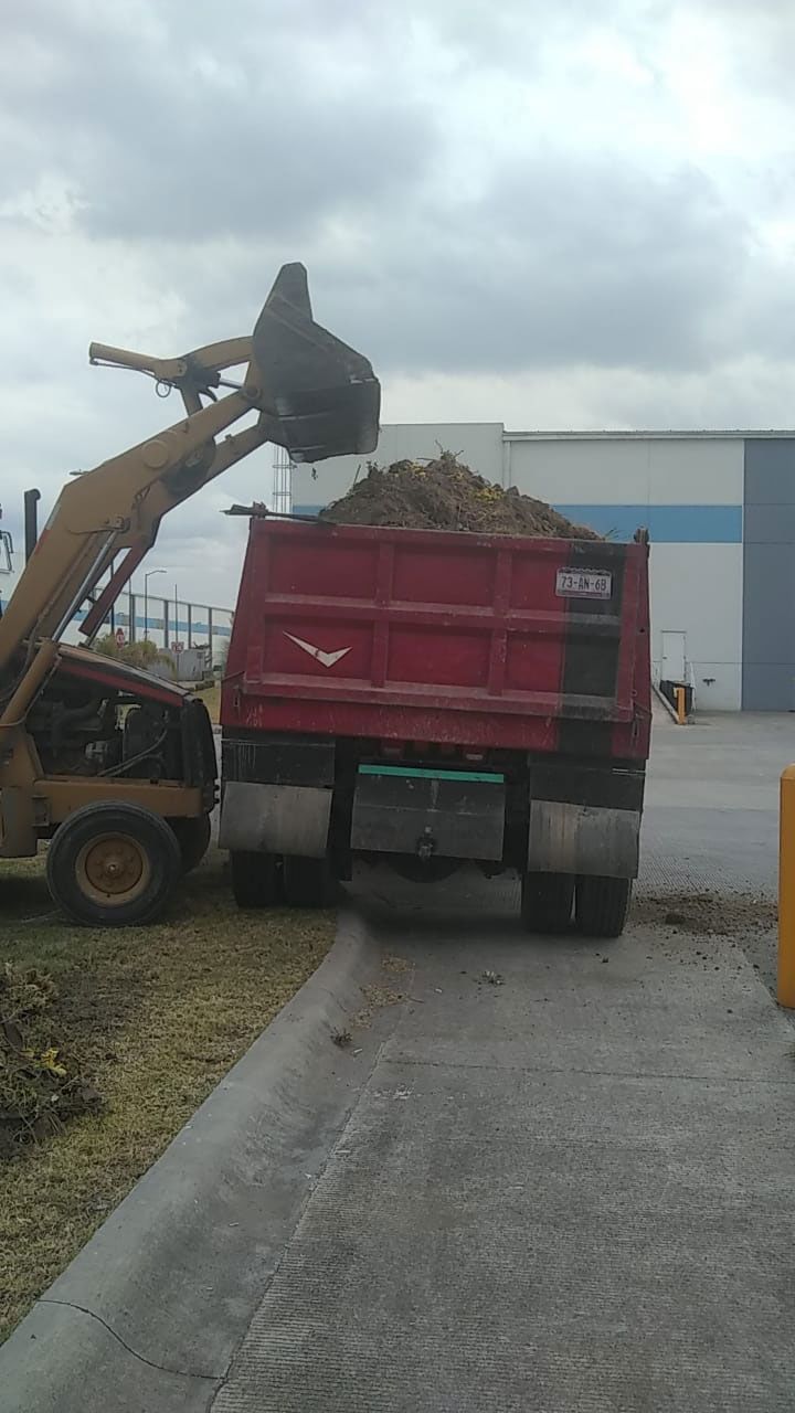 RST MAQUINARIA Y RETIRO DE ESCOMBROS 