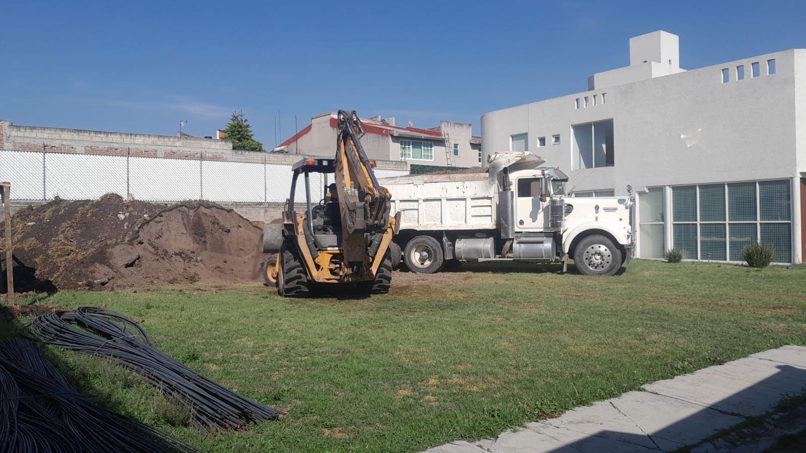 RST MAQUINARIA Y RETIRO DE ESCOMBROS 