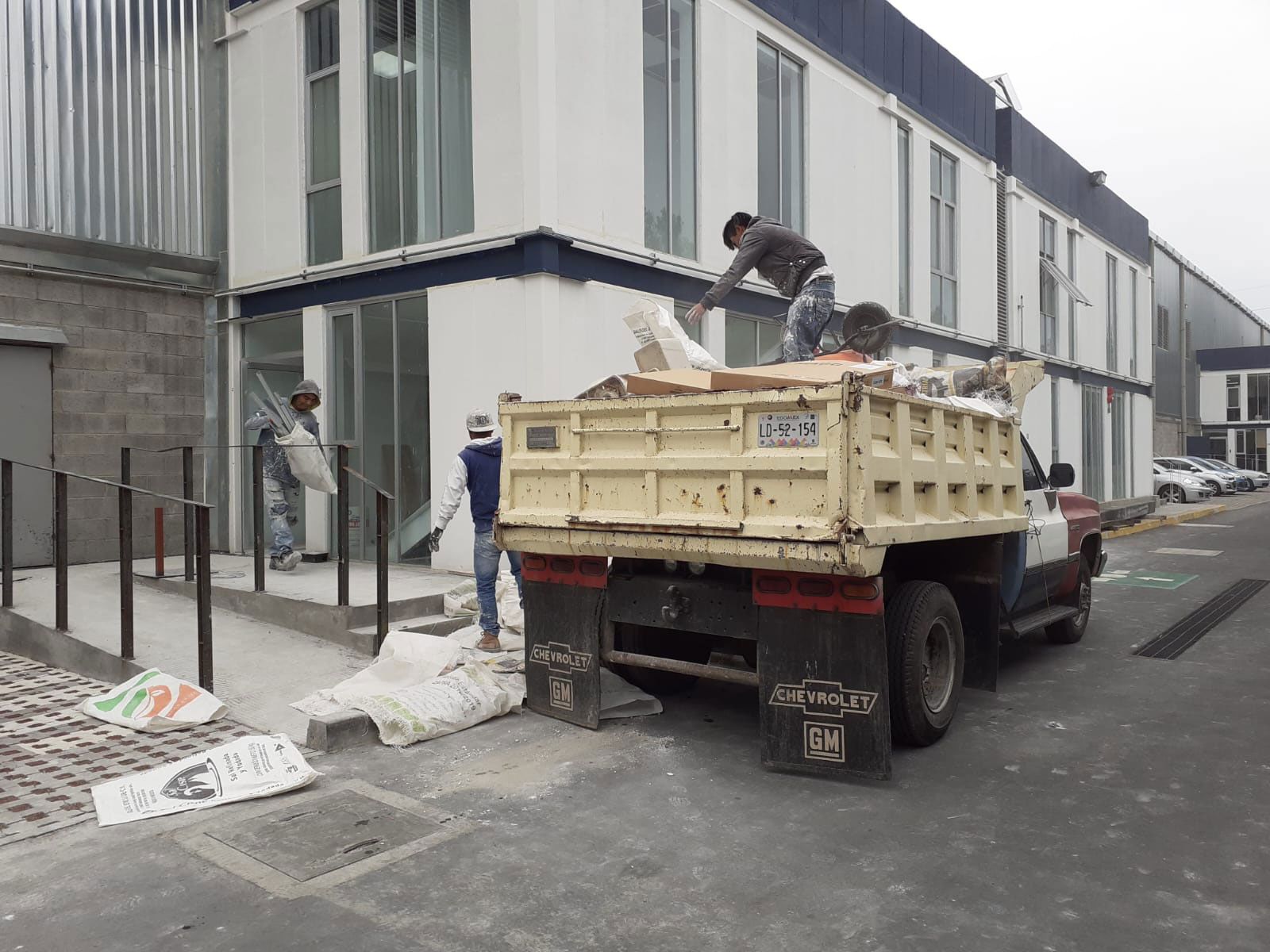 RST MAQUINARIA Y RETIRO DE ESCOMBROS 