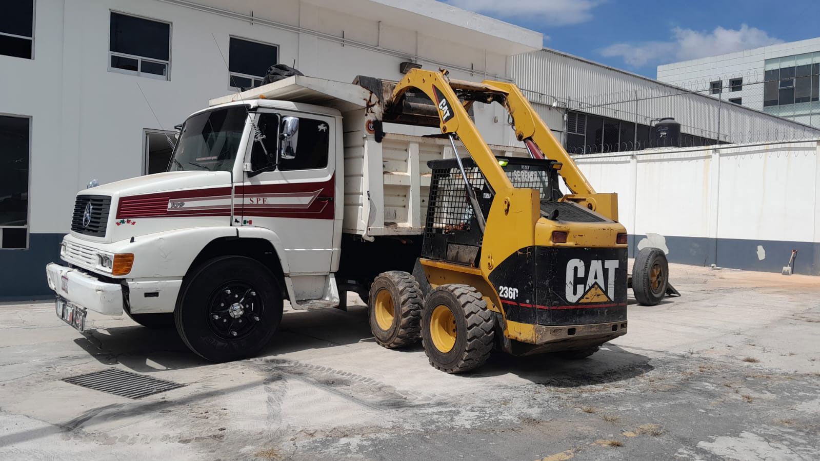 RST MAQUINARIA Y RETIRO DE ESCOMBROS 