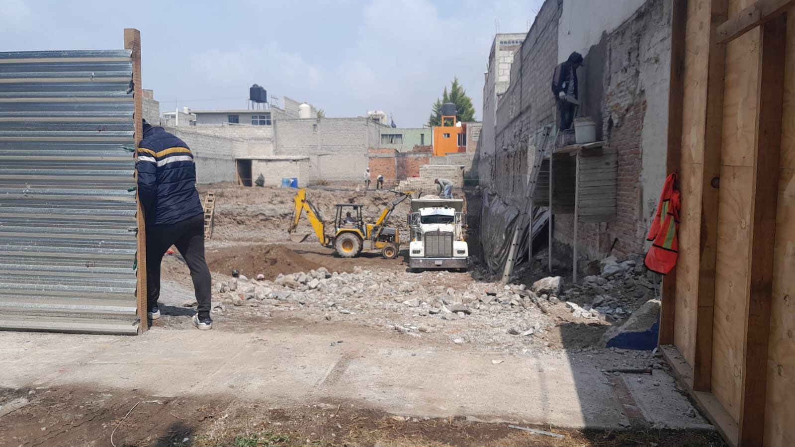 RST MAQUINARIA Y RETIRO DE ESCOMBROS 