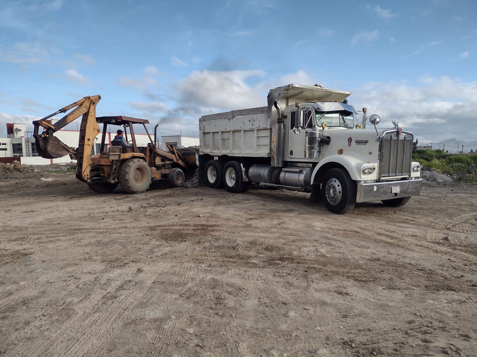 RST MAQUINARIA Y RETIRO DE ESCOMBROS 