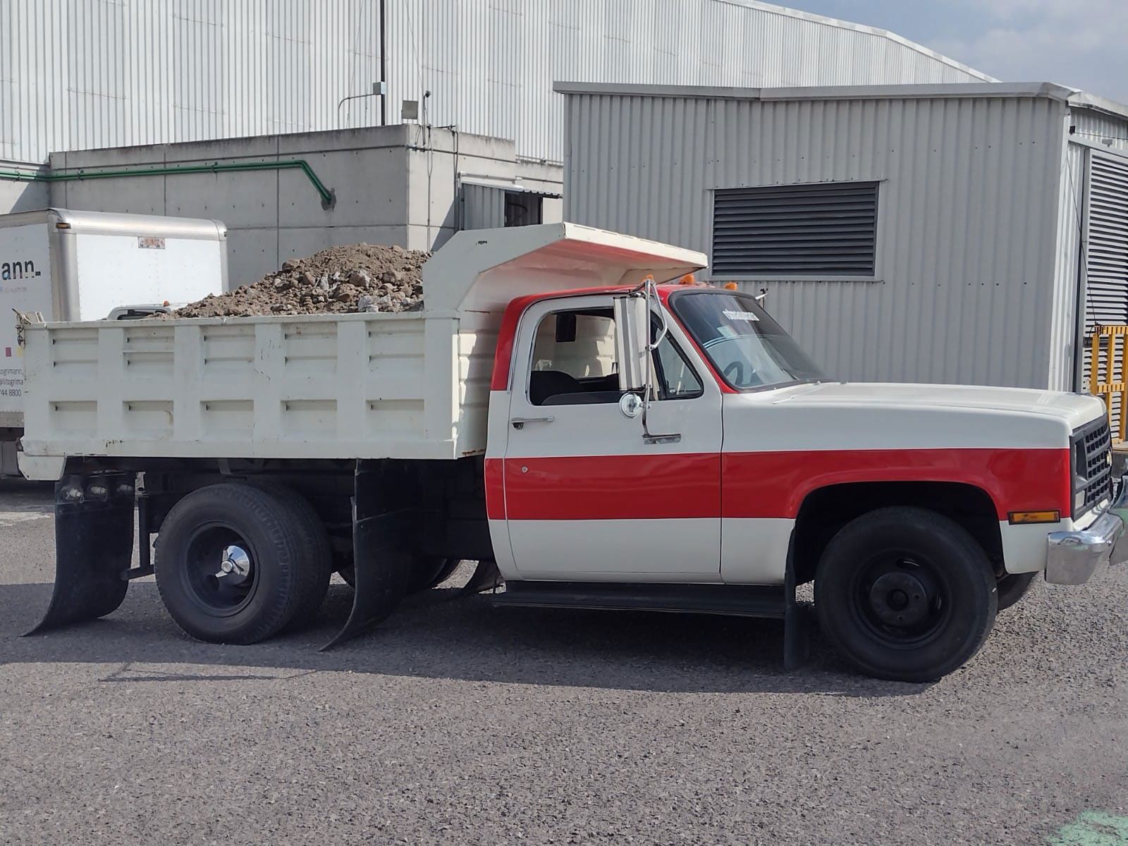 RST MAQUINARIA Y RETIRO DE ESCOMBROS 